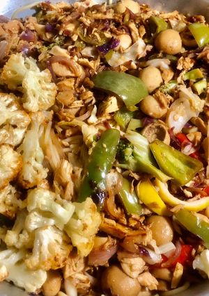 صورة لوصفة خضروات مشكله بخلطة الصوص