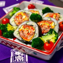 Japanese Salad Roll Sushi 🌹 A picture of Japanese Salad Roll Sushi 🌹.