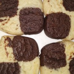 A picture of Easy eggless chocolate marble cookies 🍪.