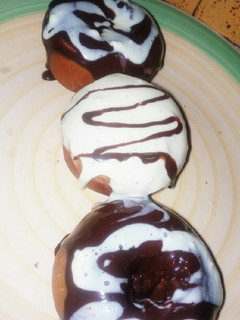A picture of Glazed doughnut.