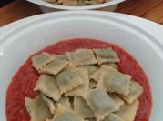 Una foto de relleno de ravioles de italia