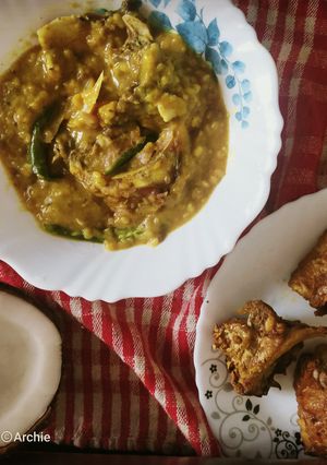 মাছের মাথা দিয়ে সোনা মুগ ডাল (maacher maatha diye sona moog dal recipe in Bengali) রেসিপির প্রধান ছবি