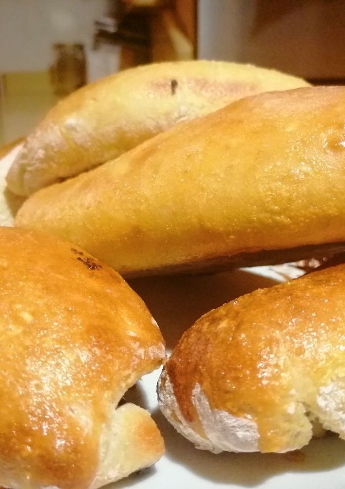 Una foto de Bollicaos caseros de avena, plátano y chocolate negro