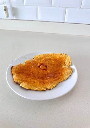 Una foto de Panqueque súper saludable SIN TACC, con yogurt y sin banana. Muy proteico! Ideal para merendar🧉