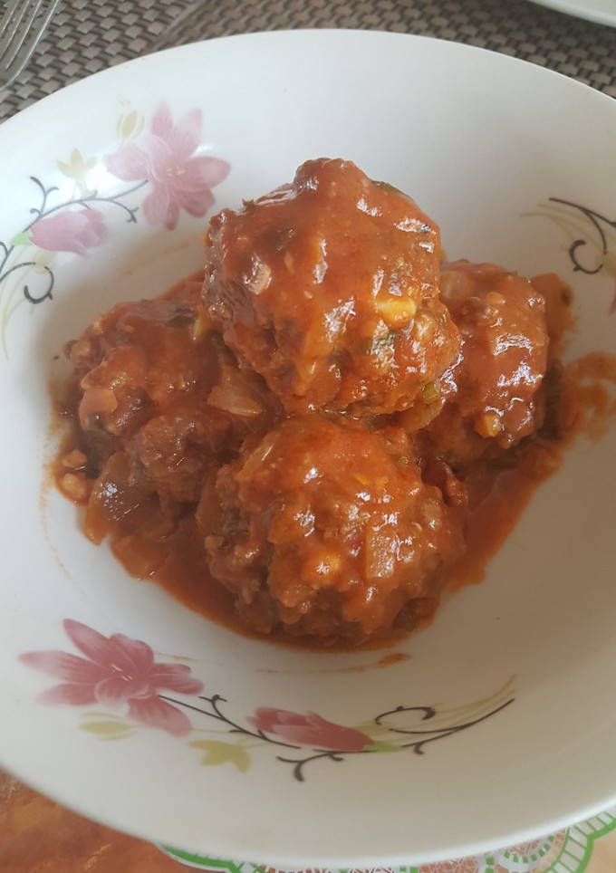 Una foto de Albóndigas de res en salsa de tomate