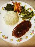 চিকেন স্টেক উইথ হার্ব রাইস এন্ড সস (Chicken steak with herb rice and sauce recipe in Bengali)