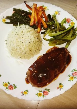 চিকেন স্টেক উইথ হার্ব রাইস এন্ড সস (Chicken steak with herb rice and sauce recipe in Bengali) রেসিপির প্রধান ছবি