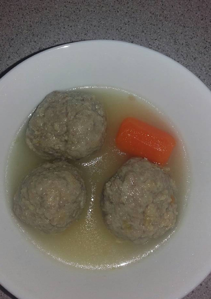 Una foto de Albóndigas en caldo
