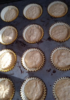 Una foto de Muffins de manzana, banana y ralladura de naranja 🍎🍌🍊🍎🍌🍊🍎