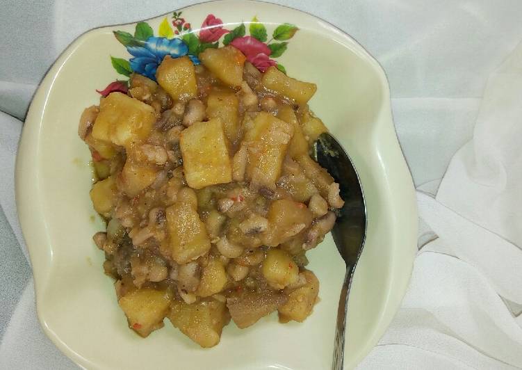 Yam porridge with beans