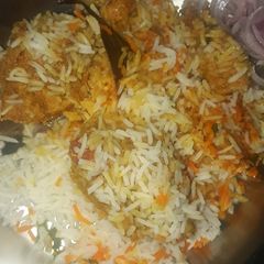 A picture of Chicken biryani.