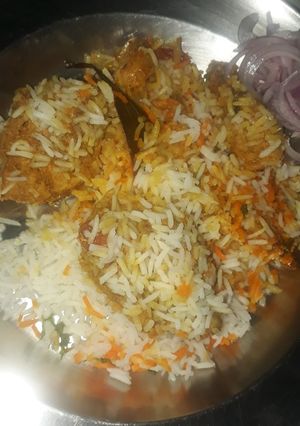 A picture of Chicken biryani.