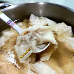 A picture of Pangsit Kuah.