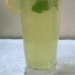 Lemon mint juice A picture of Lemon mint juice.
