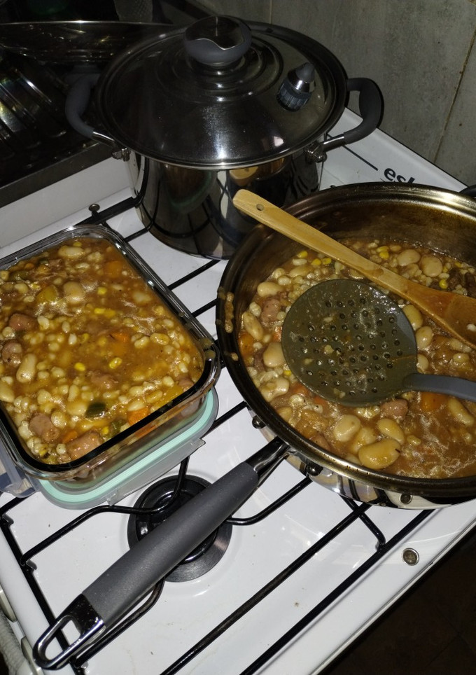 Una foto de Locro criollo de cerdo y vaca