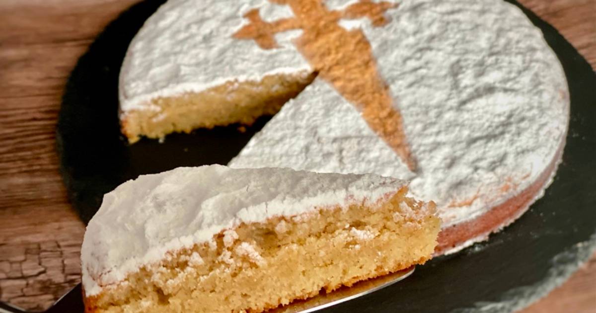 Tarta De Santiago (Spanish Almond Cake)