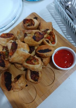 A picture of Punjabi puff veggies rolles.