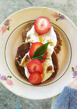 Φωτογραφία της συνταγής Pancakes με γιαούρτι, μέλι και φράουλες!