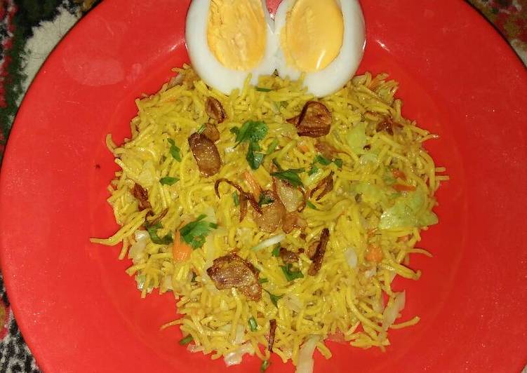 Bagaimana Menyiapkan Mie goreng kuning ala ala, Lezat