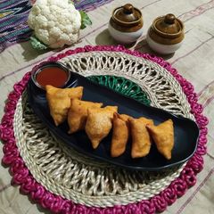 A picture of Cauliflower / Gobhi Samosa.