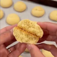 A picture of Sugar Cookies.