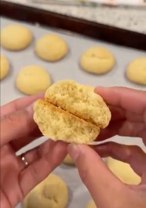 A picture of Sugar Cookies.