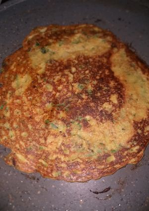 A picture of Moong palak chilla.