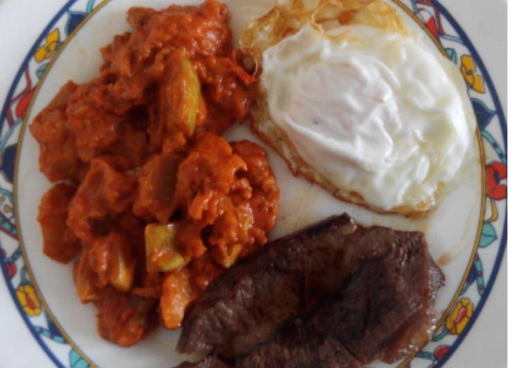 Pisto agridulce con huevo y filete