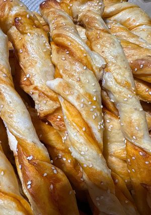 Pizzakrémes csavart rúd recept fotója