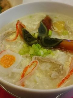 皮蛋瘦肉粥 的食譜成品照片