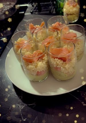 Une photo de Verrine avocat saumon