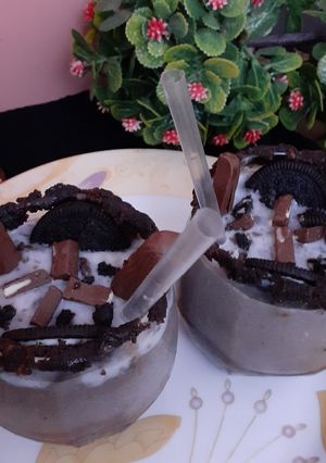 A picture of Triple Layer Oreo Chocolate Shake.