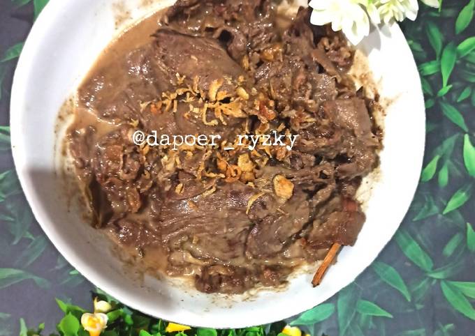 Empal daging berkuah santan