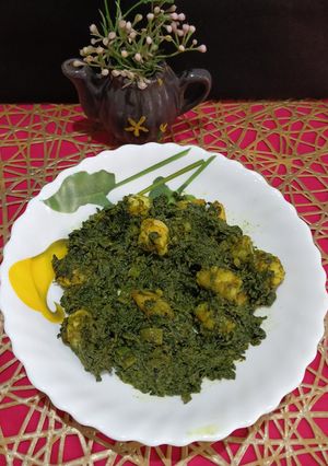 A picture of Kochu Pata Chingri.