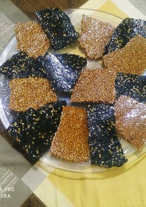 A picture of Mixed Til Jaggery Chikki.