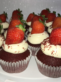 Una foto de 🍓Cupcakes red velvet