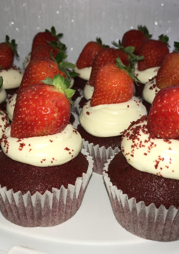 Una foto de 🍓Cupcakes red velvet