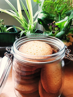 பட்டர் பிஸ்கட் (Butter biscuit recipe in tamil) செய்முறை முக்கிய புகைப்படம்