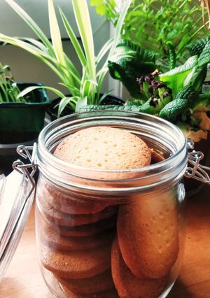 பட்டர் பிஸ்கட் (Butter biscuit recipe in tamil) செய்முறை முக்கிய புகைப்படம்
