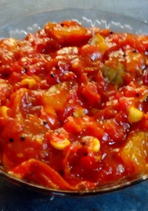 A picture of Tomato- dates chutney.