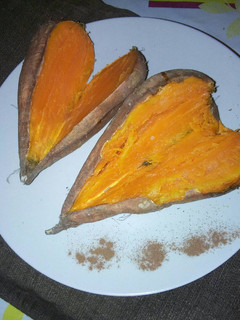 Una foto de Boniatos asados con canela (con forma de corazón)