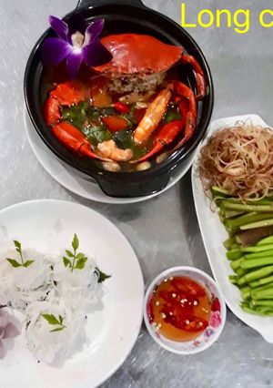Hình của món Lẩu hải sản chua cay.