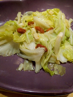 枸杞子高麗菜(低醣生酮餐)(家常菜)(快速料理)(方便素) 的食譜成品照片