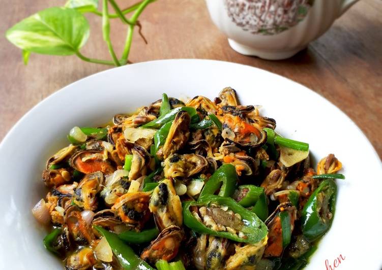 Resep Tumis Kerang Cabe Ijo oleh Elizabeth Widya Caroline - Cookpad