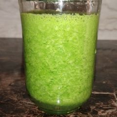 A picture of Palak (Spinach) Fresh juice.