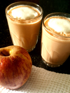 ஆப்பிள் மில்க் ஷேக் (Apple milkshake recipe in tamil) செய்முறை முக்கிய புகைப்படம்