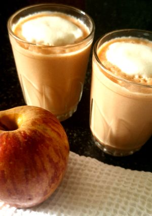 ஆப்பிள் மில்க் ஷேக் (Apple milkshake recipe in tamil) செய்முறை முக்கிய புகைப்படம்