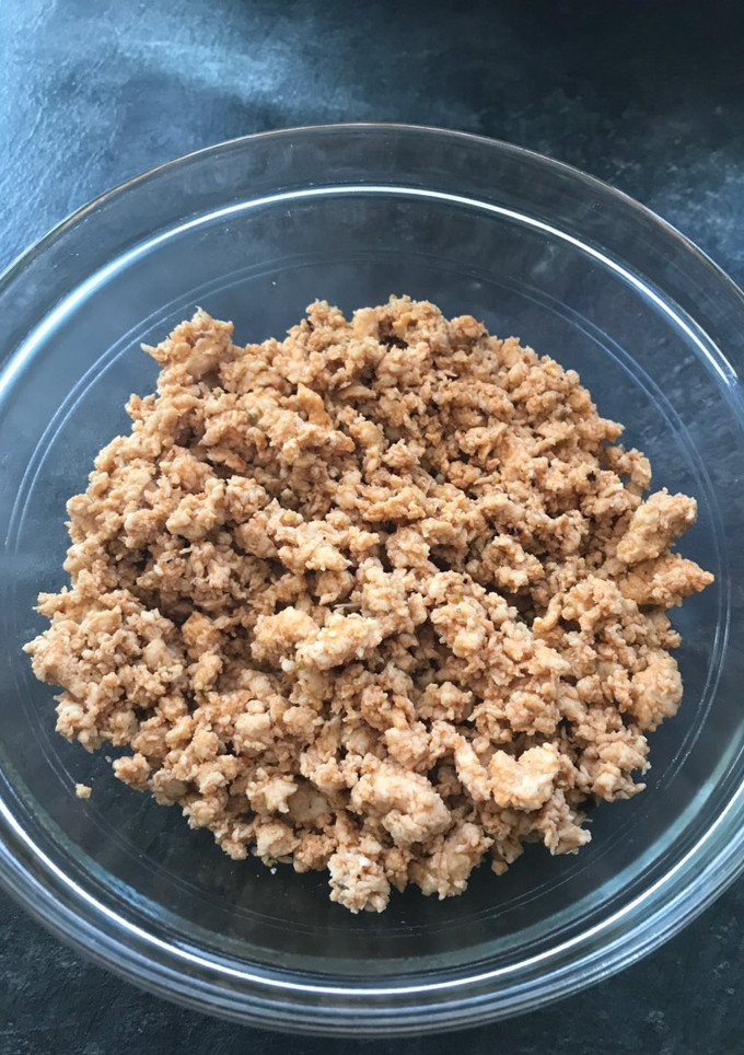 Una foto de Carne picada de pollo para pizza en thermomix / monsieur cuisine