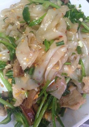 รูปของ ก๋วยเตี๋ยวคั่วไก่ ใส่คะน้า