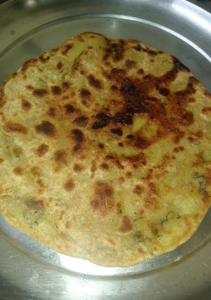 आलू पराठा (Aloo Paratha recipe in hindi) रेसिपी मुख्य फोटो